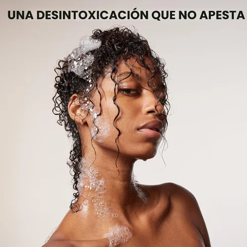 Vista 7 de OUAI Champú Detox - Champú aclarante para eliminar acumulación, suciedad, aceite, productos y agua dura - Vinagre de sidra de manzana y queratina