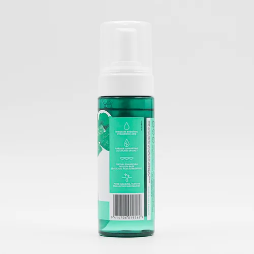 Vista 7 de Limpiador espumoso By Nature con ácido hialurónico + Cica - Limpiador facial hidratante para una piel brillante y fresca - Cuidado de la piel