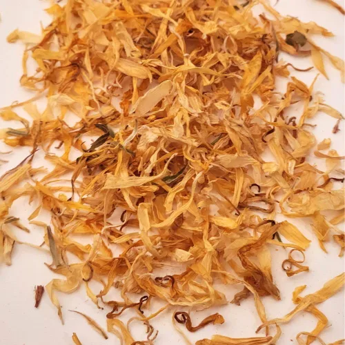 Vista 5 de Bálsamo de Caléndula para una Piel Suave y Feliz Bálsamo Herbal Orgánico, Sin OGM, de Lotes Pequeños Hecho en Familia en WV Frasco de 2 oz