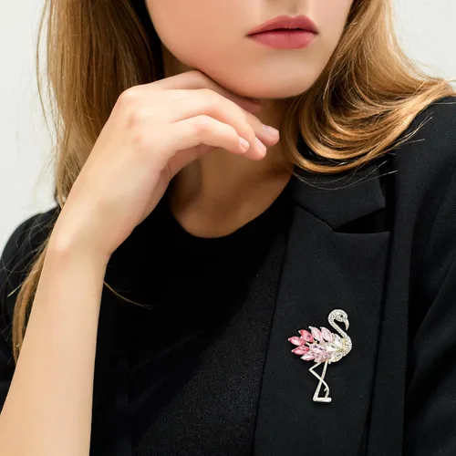 Vista 5 de 2 broches para mujer, diseño de flamencos vintage con diamantes de imitación, diseño de mariposa, broches de animales, broches de seguridad, broches