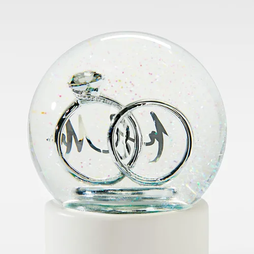 Vista 5 de COSAS RECORDADAS Compromiso Mr. & Mrs. Anillo de boda Globo de nieve