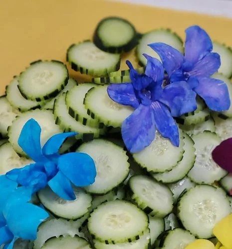 Vista 2 de Miami Fresh Orchid Flower OrchidClub USA Sunne Tropical Loose Bloom Head DIY Lei Food Drink Decor BLUE (50 AZUL BEBÉ)