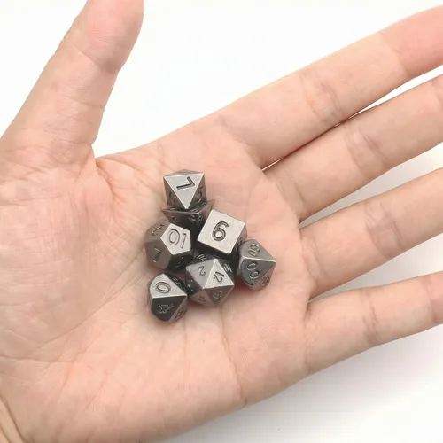 Vista 13 de Juego de Dados Haxtec Mini: Pequeño Juego de Dados Metálicos DND con Estuche para Dados Portátil Juego de Dados Metálicos Antiguos de Bronce
