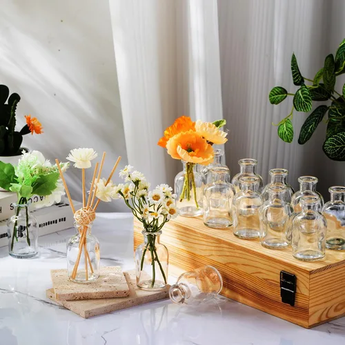 Vista 2 de Lallisa 54 piezas 8 centímetros Jarrones pequeños de vidrio en brote a granel, jarrones mini de flores para centros de mesa, botellas de vidrio