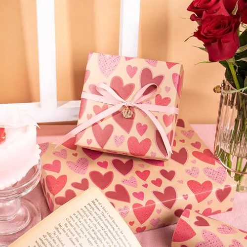 Vista 3 de RUSPEPA Rollo de papel kraft para regalo del día de San Valentín, mini rollo, diseño de corazón rojo y rosa, papel de regalo romántico para el día