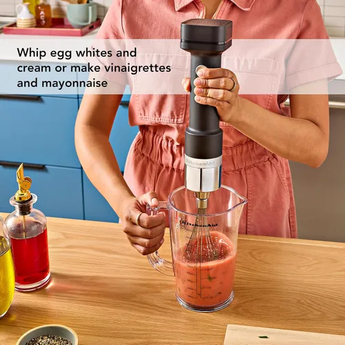 Vista 5 de KitchenAid Batidora de mano inalámbrica Go con accesorios: la batería se vende por separado, KHBRV05, negro mate