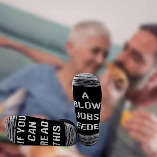 Vista 6 de JXGZSO 2 pares de calcetines divertidos para regalo de humor para adultos si puedes leer esto un golpe de trabajo necesitado calcetines divertidos