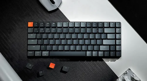Vista 2 de Keychron K3 Teclado mecánico inalámbrico ultra delgado con 75% de diseño, compacto, intercambiable en caliente, 84 teclas Bluetooth RGB LED