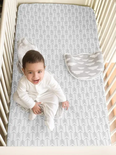 Vista 3 de BaeBae Goods Sábanas ajustadas para cuna de bebé para niños y niñas, paquete de 3, algodón de jersey suave y transpirable, gris y blanco, lindo