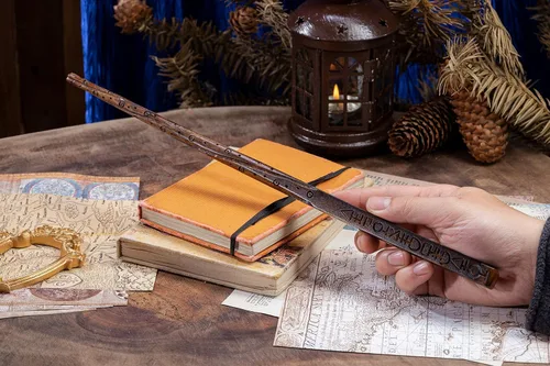 Vista 4 de Handicraftviet - Varita mágica de madera tallada a mano, de madera real, para magos, accesorio coleccionable para cosplay, para Halloween y fiesta