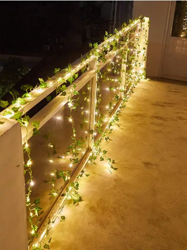 Vista 2 de Contatto 2 enredaderas falsas de 43 pies con 260 luces LED solares para exteriores, guirnalda de hiedra falsa colgante, plantas artificiales, hojas