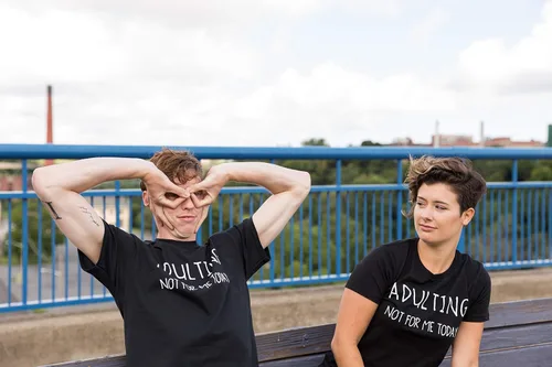 Vista 3 de Camiseta para hombre con texto en inglés Adulting Not for Me Today, divertida camiseta sarcástica para adultos, negro jaspeado