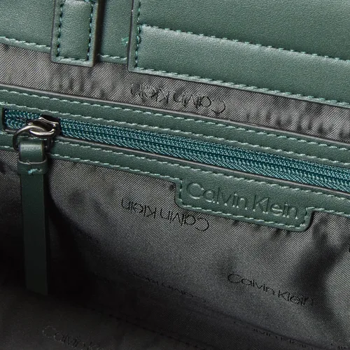 Vista 6 de Calvin Klein Jade Tailored Satchel