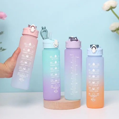 Vista 3 de Botella de agua deportiva de 22 onzas con popote, botellas de agua a prueba de fugas para hombres y mujeres, bebida para deportes, gimnasio al aire