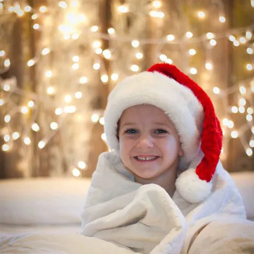 Vista 4 de CCINEE Sombrero de Papá Noel para niños, sombreros de Papá Noel de Navidad, sombrero rojo de felpa para decoración del hogar, suministros de fiesta