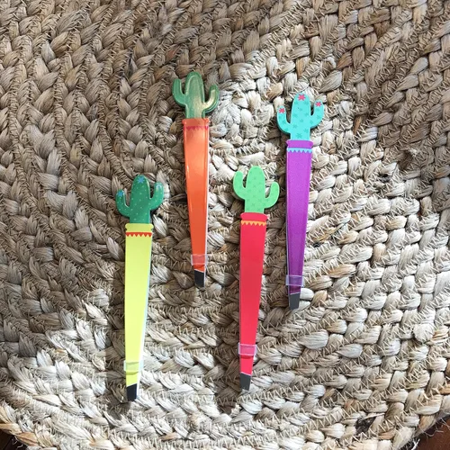 Vista 2 de Juego de pinzas de cactus (4 unidades), juego surtido de pinzas inclinadas, paquete de pinzas de regalo de recuerdo del suroeste