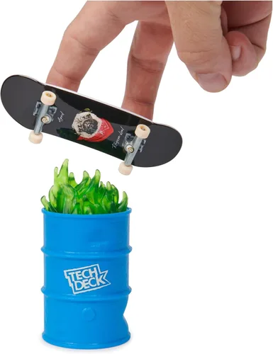 Vista 4 de Tech Deck Versus Series - Fingerboard Set of 2 with Obstacle, Trick Cards and Accessories (Random Selection - Assorted Products) for Fingerboarding