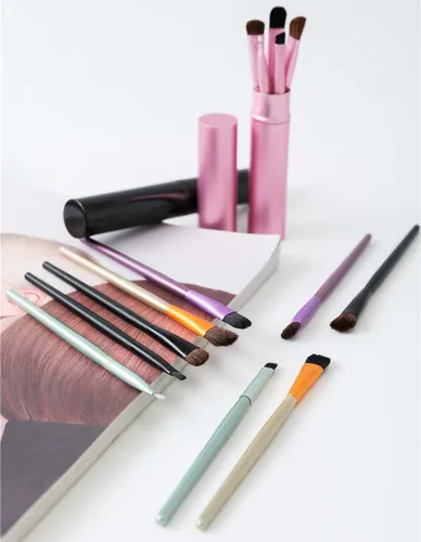 Vista 3 de AKOAK 5 unids/set Viaje Portátil Mini Ojo Maquillaje Cepillo Aplicar Sombra de Ojos Delineador de Cejas Cepillo de Maquillaje de Labios Set de Negro