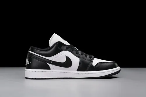 Vista 2 de Nike Women's Air Jordan 1 Low Sneaker