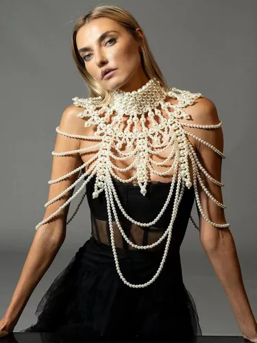 Vista 2 de YWCUTE Collar sexy trenzado con flecos de perlas y cadena de cuerpo de perlas de moda francesa multicapa, Beige