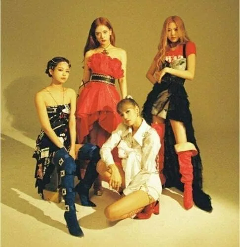 Vista 7 de Blackpink - Mata a este amor 2 mini álbum negro Ver. CD+1p pósterOn+52p PhotoBook+16p Photo Zine+10p libro de letras de acordeón + 4p PhotoCard+1p