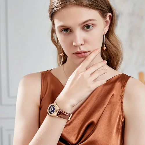 Vista 5 de SK - Reloj de vestir para mujer, fácil de leer, con números arábigos, diamantes de cristal, resistente al agua