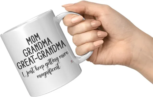 Vista 3 de ODDITEES Taza de café con texto en inglés "I Just Keep Getting More Magnificent" con texto en inglés "I Just Keep Getting More Magnificent