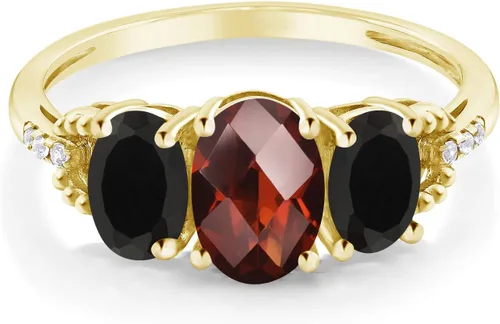 Vista 2 de Gem Stone King Anillo de compromiso ovalado de oro amarillo de 10 quilates con granate rojo y ónix negro y diamantes para mujer