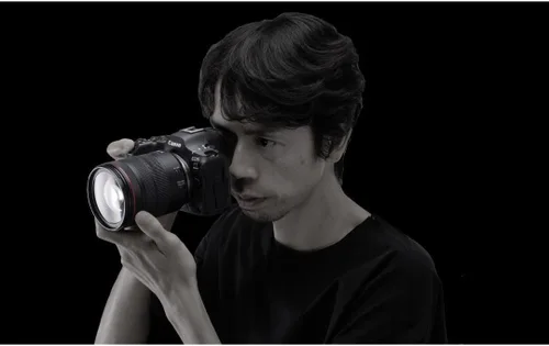 Vista 4 de Cámara sin espejo Canon EOS R5 Mark II con lente RF24-105mm F4 L is USM, sensor retroiluminado de fotograma completo, 45MP, video 8K