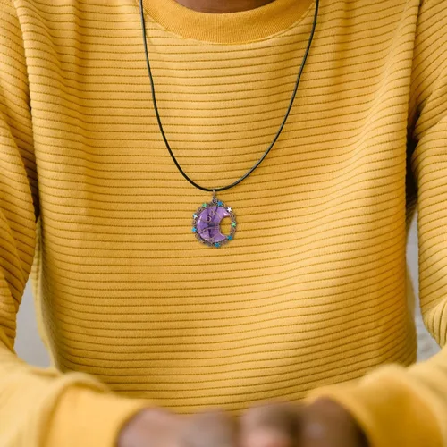 Vista 3 de TUMBEELLUWA Collar de cristal con estrella de luna creciente para mujeres y hombres, piedra curativa de reiki, colgante envuelto en alambre de cobre