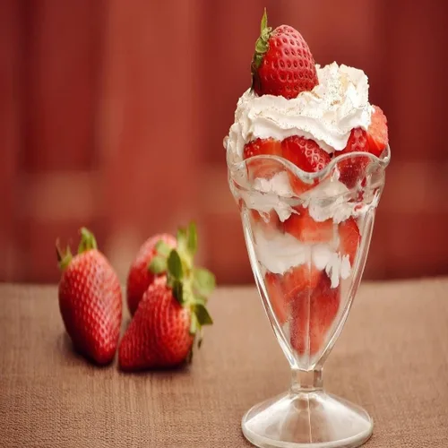 Vista 2 de Aceite aromático de fresas y crema (botella de 8 onzas) para hacer velas, hacer jabón, hacer tartas, aerosoles para habitación, lociones