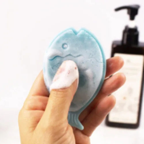 Vista 3 de Innobaby Bathin Smart - Cepillo de silicona para bebé, esencial para piel seca y eczema, exfoliante suave con mango de succión, silicona de secado