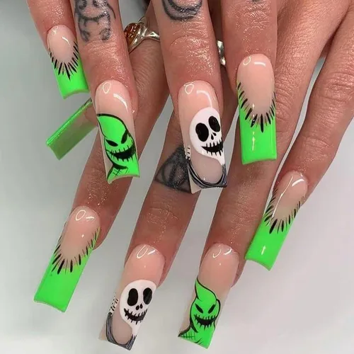 Vista 14 de Uñas postizas largas a presión para Halloween, uñas postizas largas en forma de ataúd, negro y rojo, brillantes, diseño de gota de sangre de terror