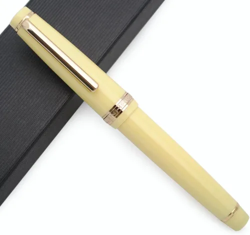 Vista 16 de Pluma estilográfica JINHAO 82 con clip dorado (plumín F 0.5mm, verde aguacate)