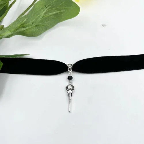 Vista 7 de Gothic Black Velvet Goth Choker Necklace for Women,Cameo Black Choker Crow Skull Pendant Necklace Vintage Collar Skull Necklace Gothic Jewelry