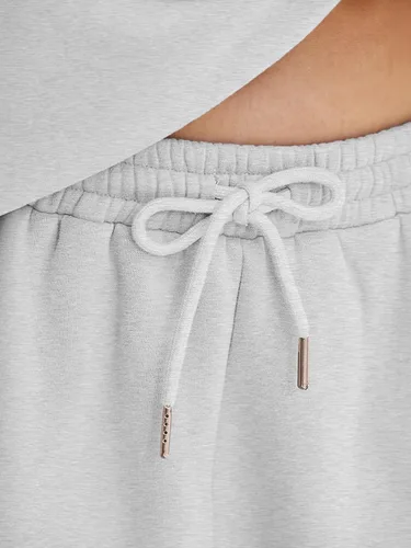 Vista 4 de AUTOMET Conjunto de 2 piezas para mujer, sudadera con capucha de gran tamaño, pantalones cortos casuales para otoño, moda con bolsillos