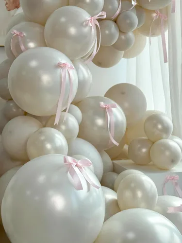 Vista 15 de Kit de arco de globos de 185 piezas negros y de arena de perlas doble relleno con lazos y perlas de imitación, globos negros y blancos