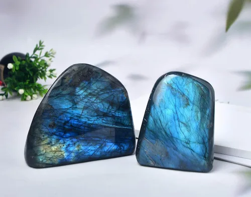 Vista 4 de Roca de Labradorita Pequeña Lámina de Labradorita Azul Pulida Piedra de Cristal de Sanación en Bloque para Meditación Regalo Decoración del Hogar