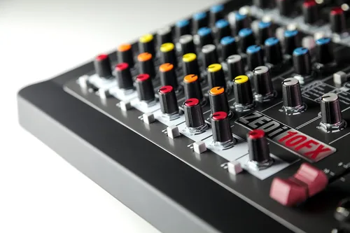 Vista 9 de Allen & Heath ZEDi-10FX - Mezclador de audio híbrido compacto/interfaz USB 4x4 con 61 efectos de calidad de estudio (AH-ZEDi-10FX), Negro
