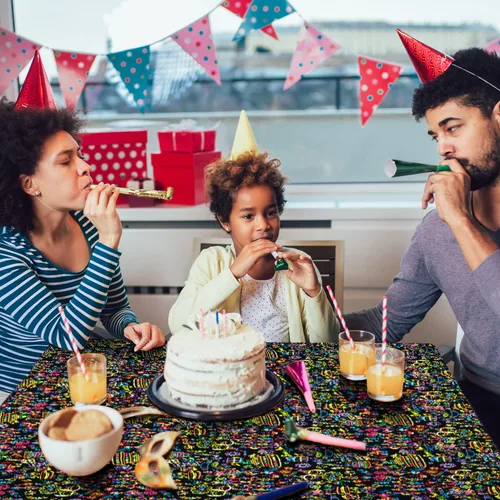 Vista 4 de Happy Birthday Neon Party Table Cover Suministros Decoración Plástico Desechable 108X54 Pulgadas