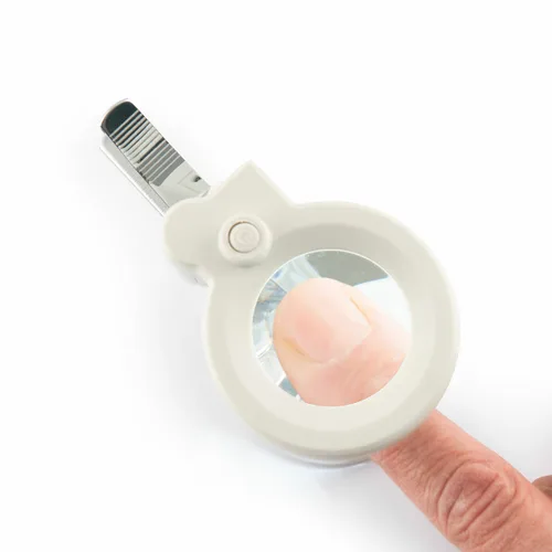 Vista 10 de Cortaúñas con Luz LED, Lupa y Lima Clail InnovaGoods