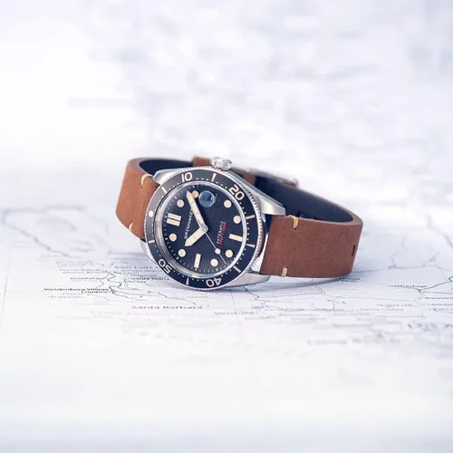 Vista 2 de Spinnaker Croft Reloj de buceo automático para hombre, caja de acero inoxidable de 1.575 pulgadas, correa de acero inoxidable, resistente al agua