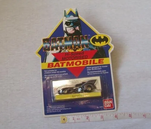 Vista 3 de Batman Acción de tracción de Batimóvil motorizado de alta velocidad por Bandai