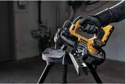 Vista 5 de DEWALT ATOMIC 20V MAX - Sierra de cinta compacta sin escobillas sin escobillas de 1-3/4 pulgadas, solo herramienta desnuda (DCS377B)