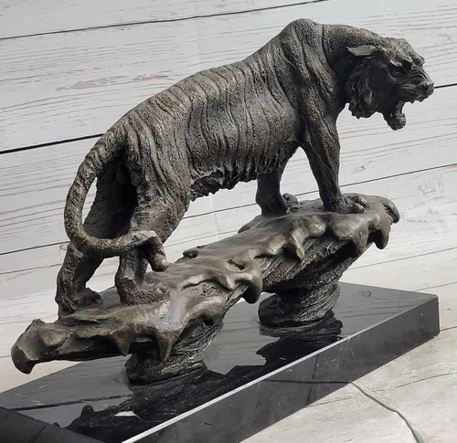 Vista 8 de Majestic Bugatti - Escultura de bronce de tigre – Estatua de vida silvestre hecha a mano por artesanos franceses, regalo decorativo para el hogar