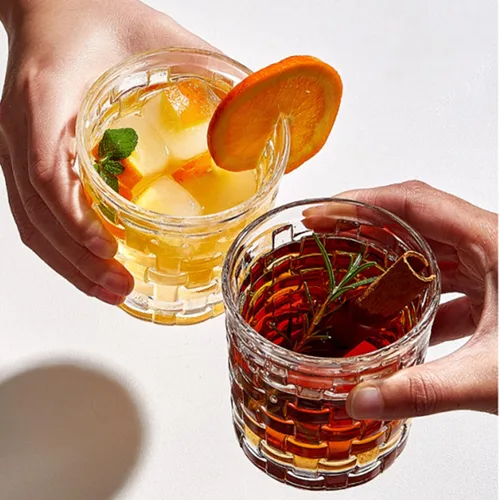 Vista 3 de Dicunoy Paquete de 6 vasos para beber jugo, vasos de agua de 8 onzas con base pesada, vasos pequeños de cristal para refrescos, agua, leche, whisky