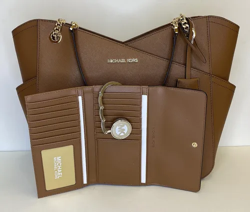 Vista 5 de Michael Kors Jet Set - bolsa de hombro para viaje con cadena grande, cartera triple Michael Kors Jet Set.