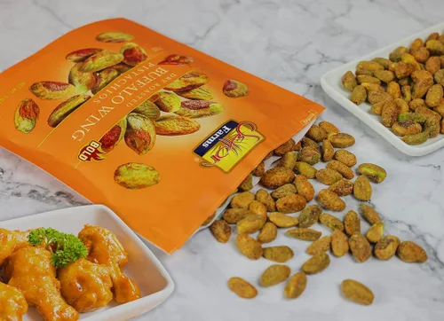 Vista 5 de Pistachos sazonados sin cáscara, sabor alitas de búfalo, bolsas de 2.5 onzas, paquete de 8, Kosher