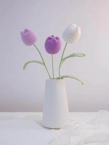 Vista 3 de JOMODECOR Ramo de flores de tulipán de ganchillo hecho a mano, flores artificiales tejidas para siempre con exquisita envoltura, regalo para novia
