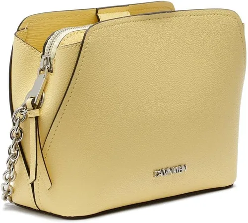 Vista 10 de Calvin Klein Hailey Micro Pebble Triple Compartment Chain Crossbody